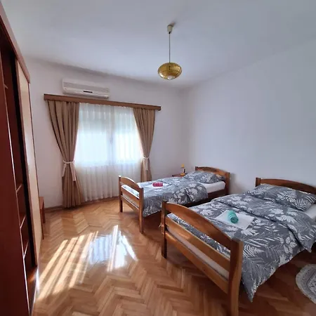 Apartment Lily House *